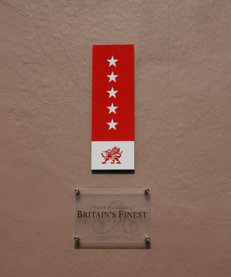 The New White Lion Hotel Llandovery Exterior foto